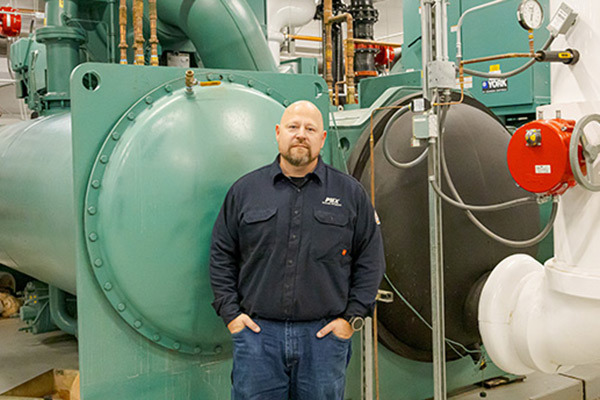  People @ PHX: Jeff R., Building Equipment Operator II, Facilities and Services